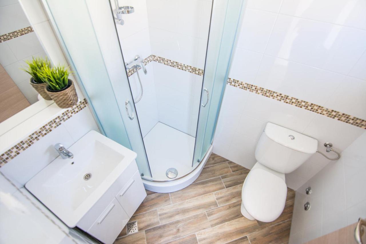 Ugrinici Apartments Tarragon מראה חיצוני תמונה