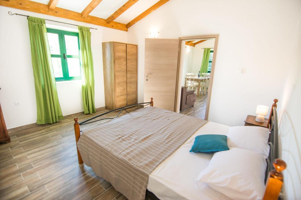 Ugrinici Apartments Tarragon מראה חיצוני תמונה