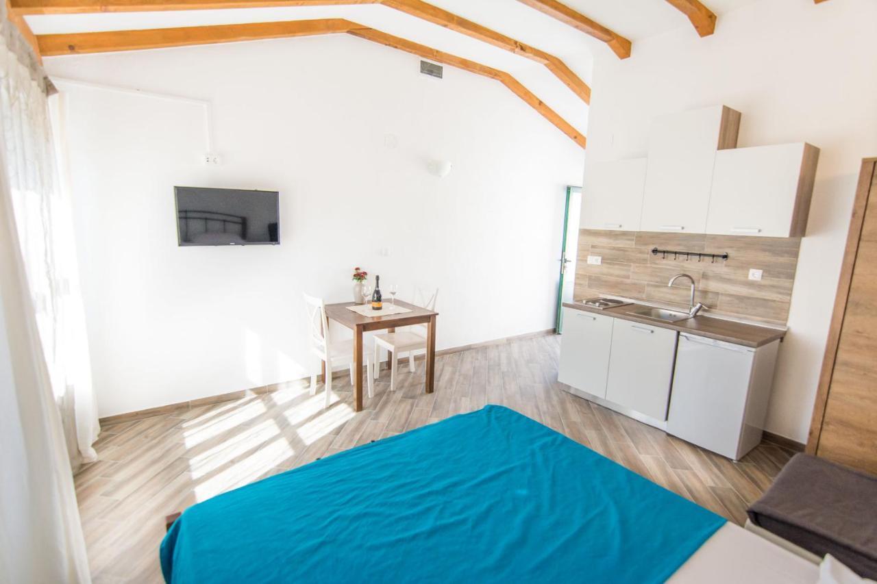 Ugrinici Apartments Tarragon מראה חיצוני תמונה