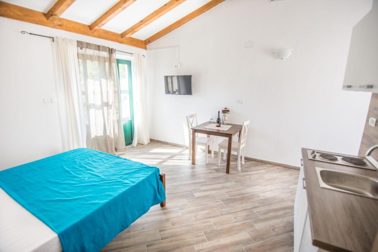 Ugrinici Apartments Tarragon מראה חיצוני תמונה