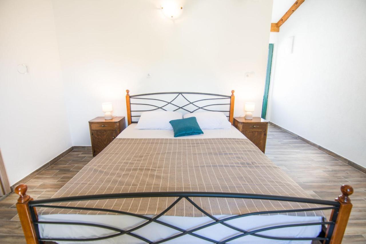 Ugrinici Apartments Tarragon מראה חיצוני תמונה
