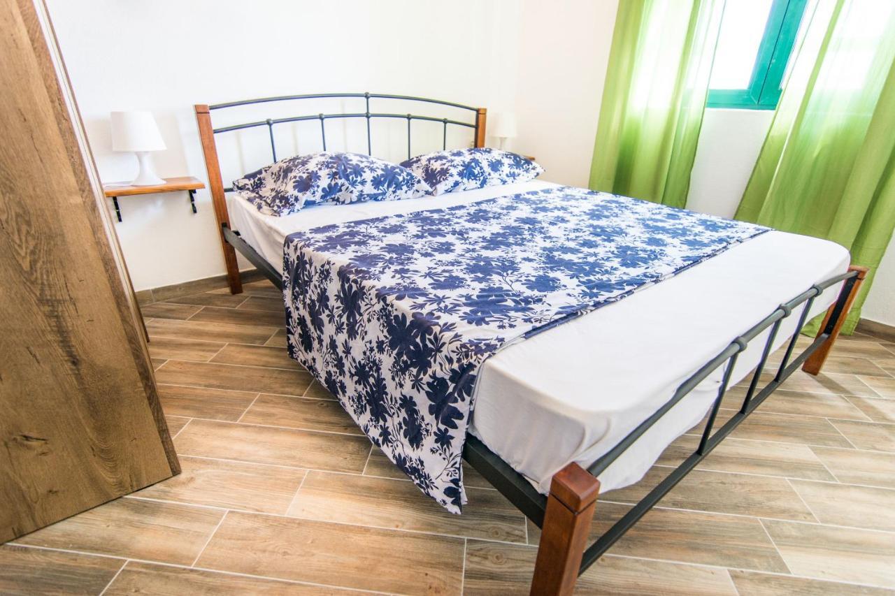Ugrinici Apartments Tarragon מראה חיצוני תמונה