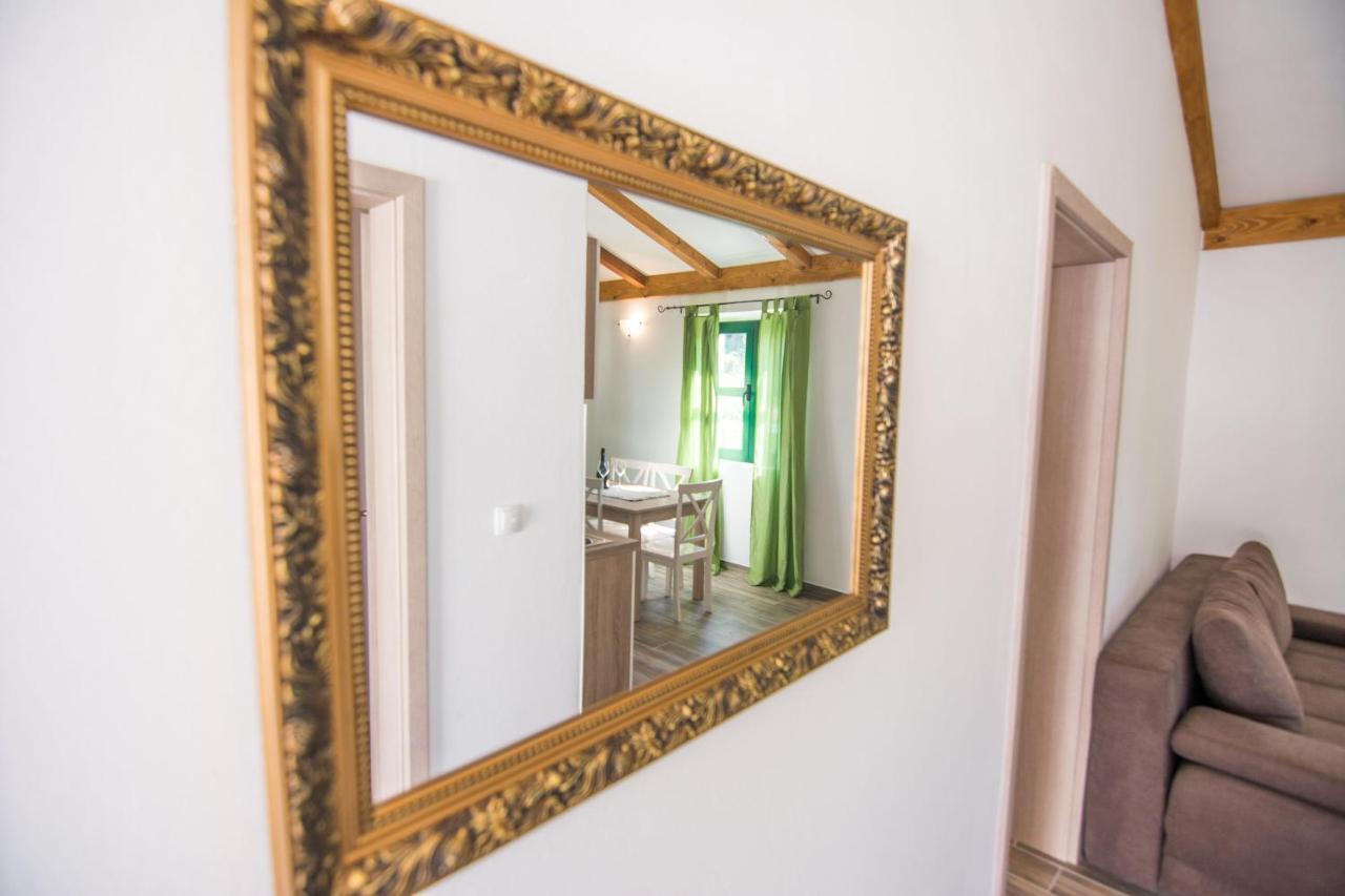 Ugrinici Apartments Tarragon מראה חיצוני תמונה