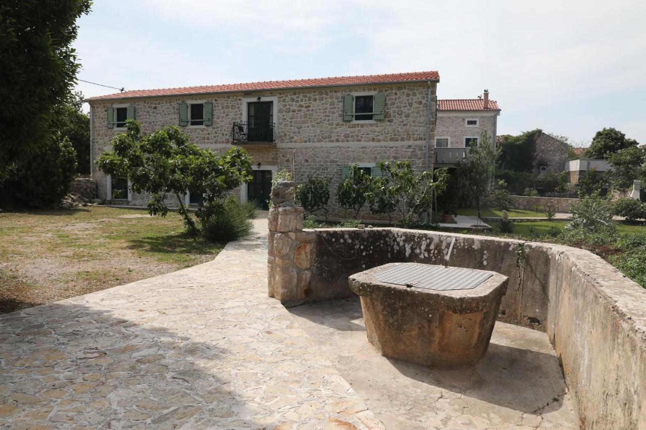 Ugrinici Apartments Tarragon מראה חיצוני תמונה