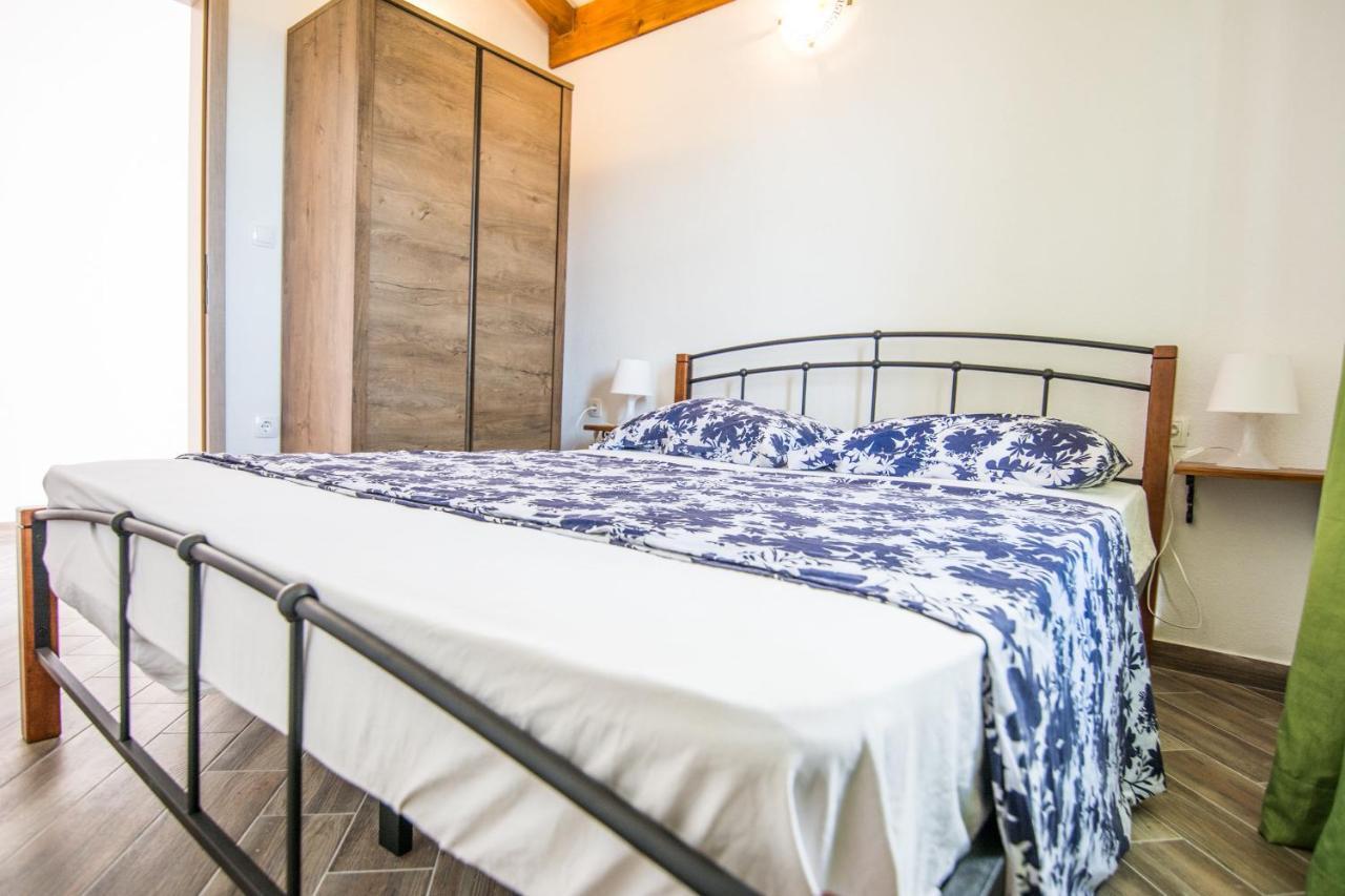 Ugrinici Apartments Tarragon מראה חיצוני תמונה